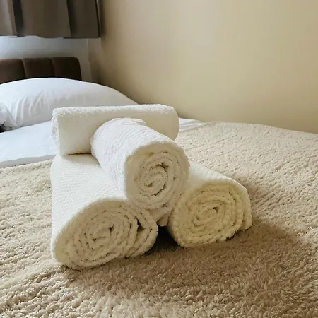 Gold 2 Apartment