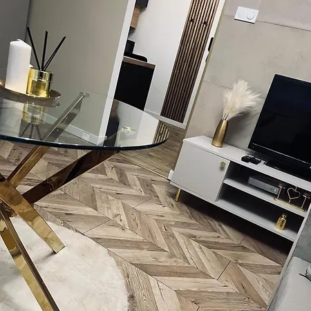 Apartament Gold 2 *